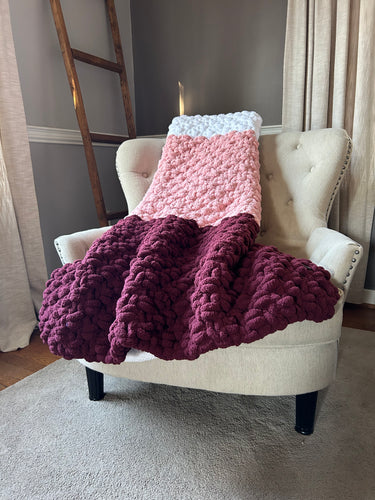 Valentine's Ombre Blanket | Chunky Knit Pink and Red Blanket - Hands On For Homemade
