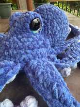 Load image into Gallery viewer, Blue Variegated Anchor the Octopus