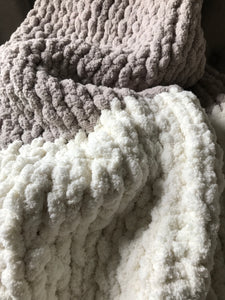 Chunky Knit Blanket | Gray and Ivory Ombré Throw - Hands On For Homemade