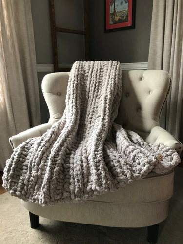 Light Gray Chunky Knit Blanket - Hands On For Homemade
