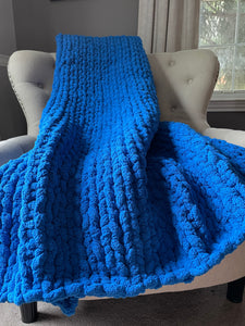 Classic Blue Blanket | Super Chunky Knit Blanket - Hands On For Homemade