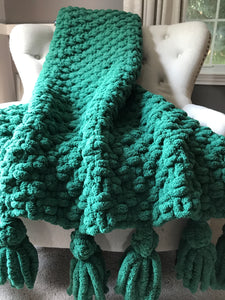 Forest Green Blanket | Chunky Tassel Blanket - Hands On For Homemade